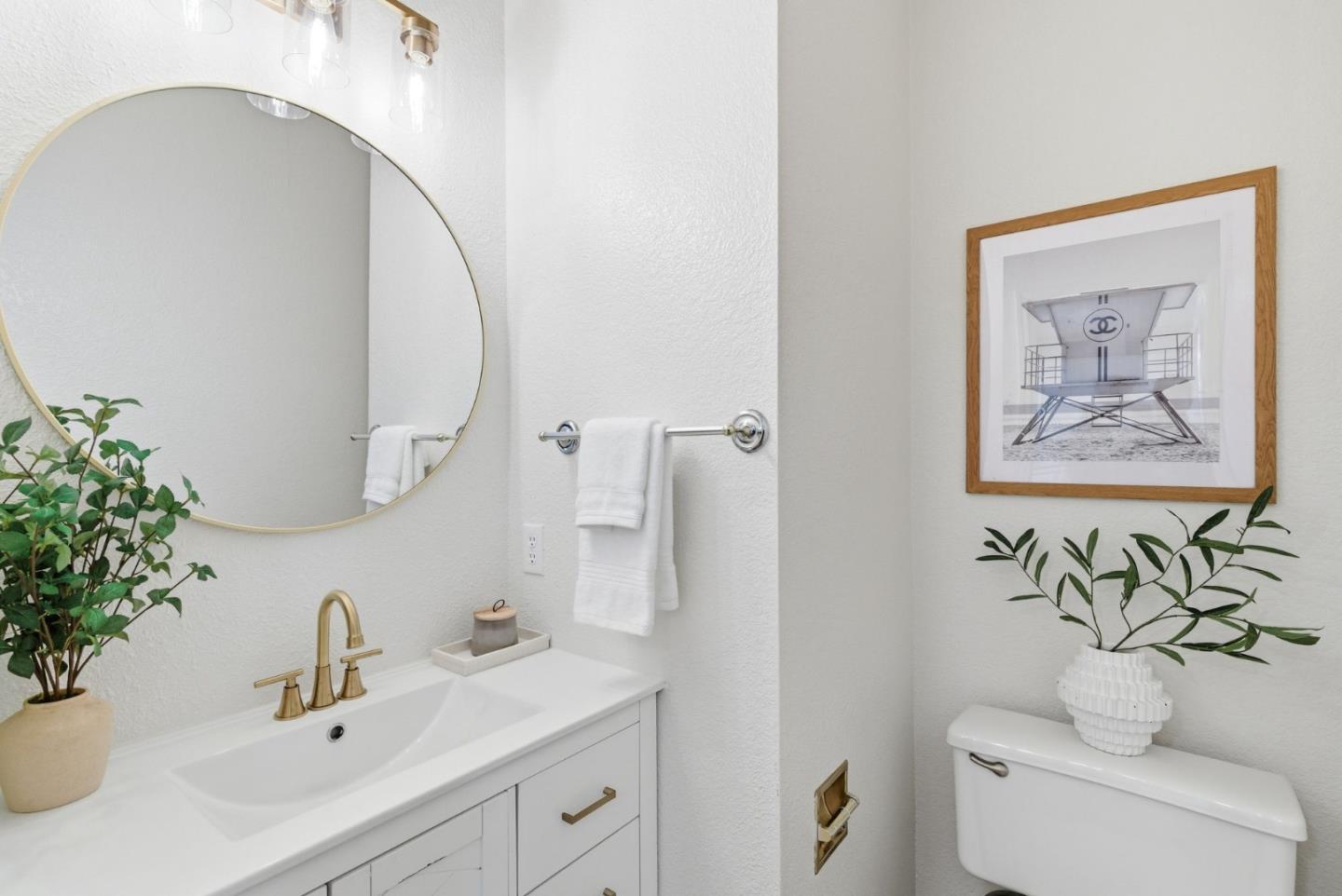 Detail Gallery Image 17 of 54 For 141 Laurel Way, Mountain View,  CA 94040 - 3 Beds | 2/1 Baths