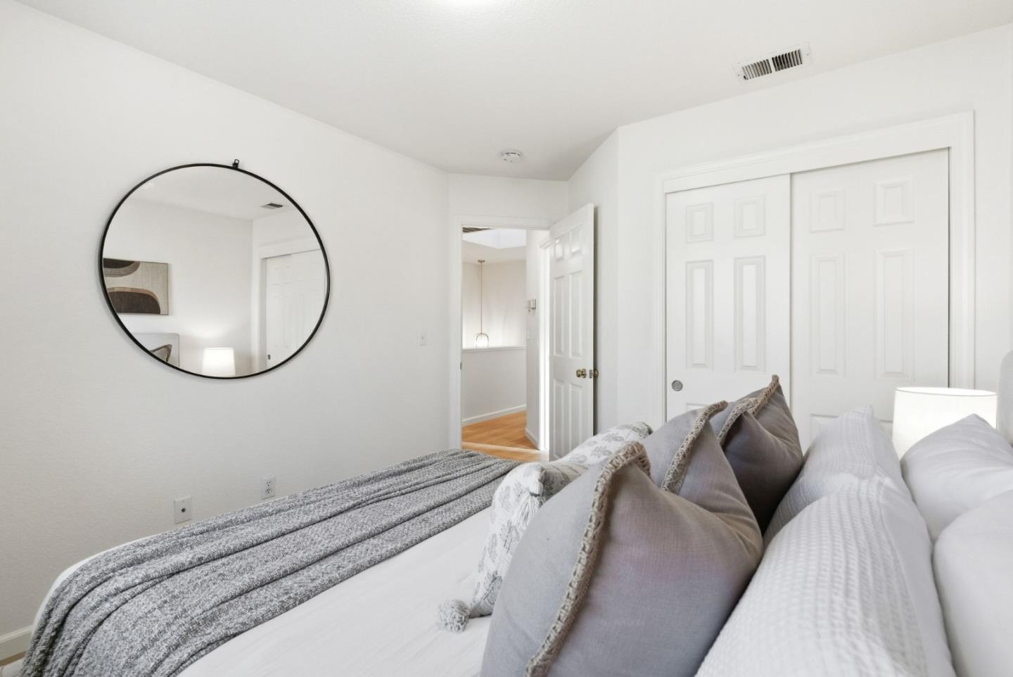 Detail Gallery Image 25 of 54 For 141 Laurel Way, Mountain View,  CA 94040 - 3 Beds | 2/1 Baths