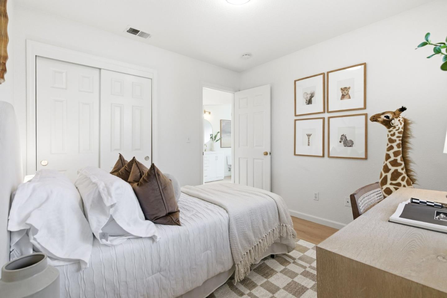 Detail Gallery Image 27 of 54 For 141 Laurel Way, Mountain View,  CA 94040 - 3 Beds | 2/1 Baths