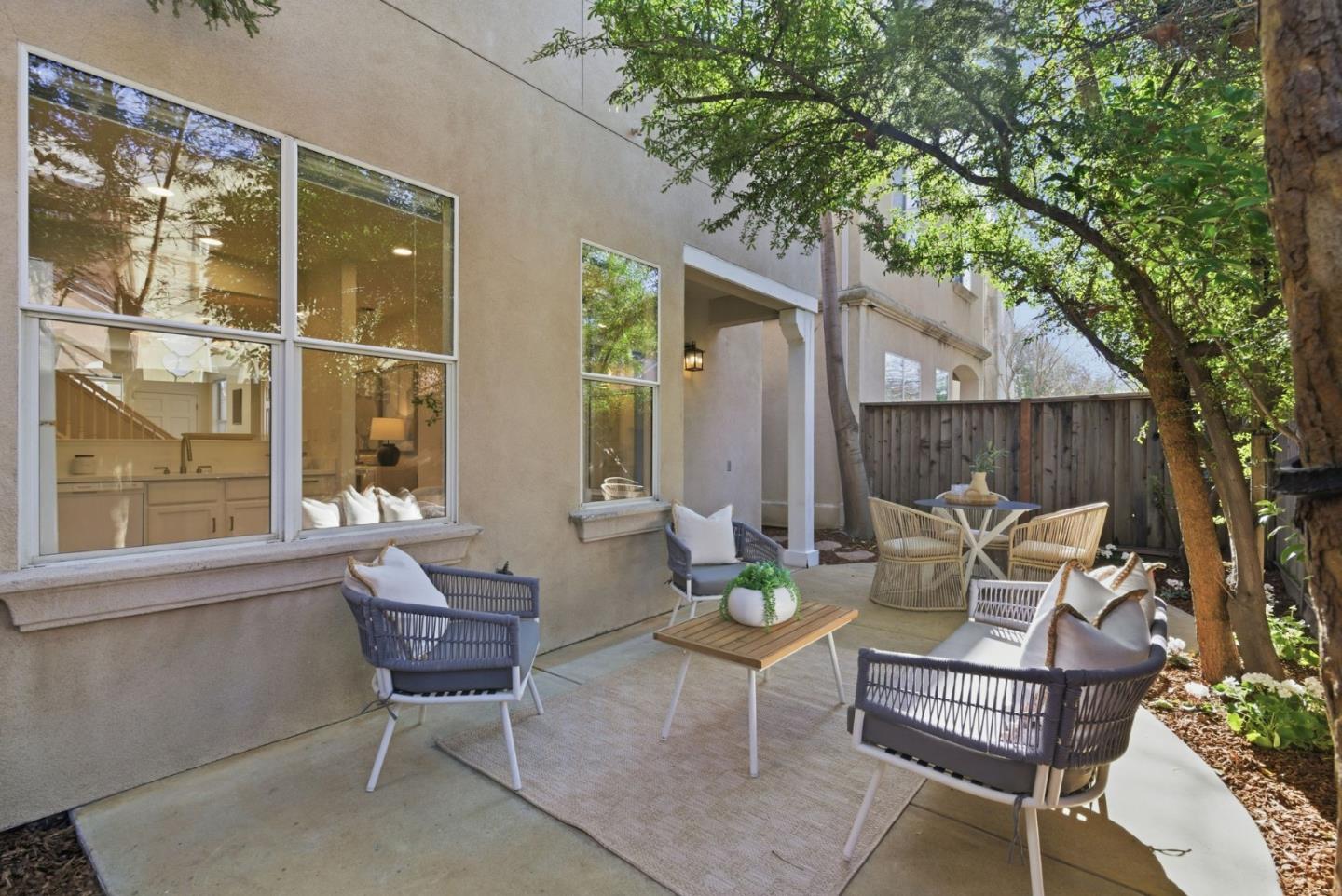 Detail Gallery Image 31 of 54 For 141 Laurel Way, Mountain View,  CA 94040 - 3 Beds | 2/1 Baths