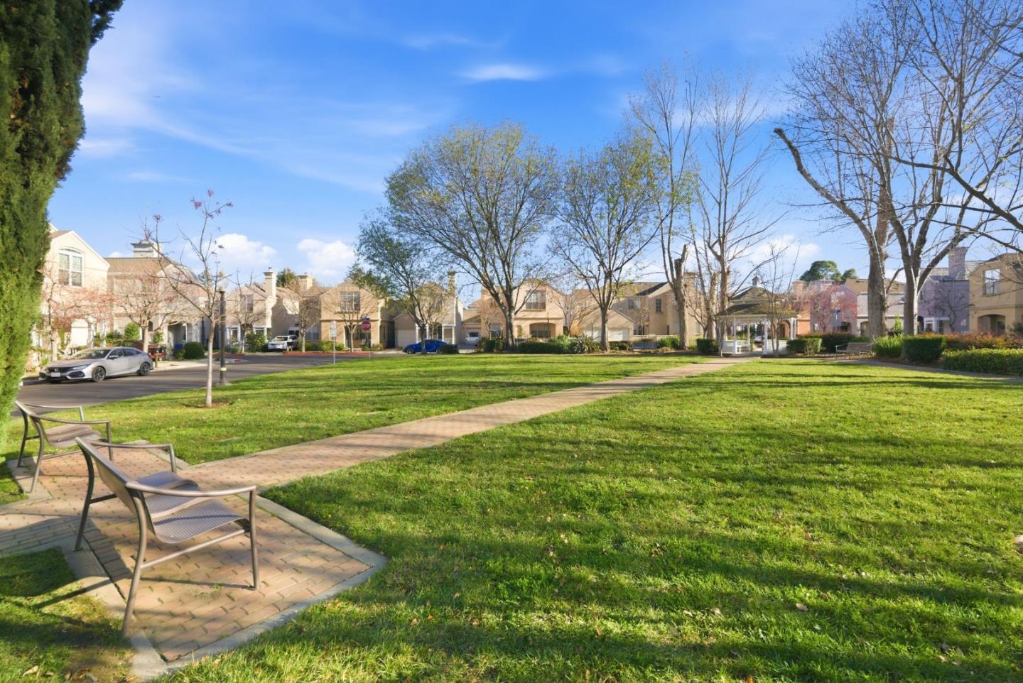 Detail Gallery Image 36 of 54 For 141 Laurel Way, Mountain View,  CA 94040 - 3 Beds | 2/1 Baths
