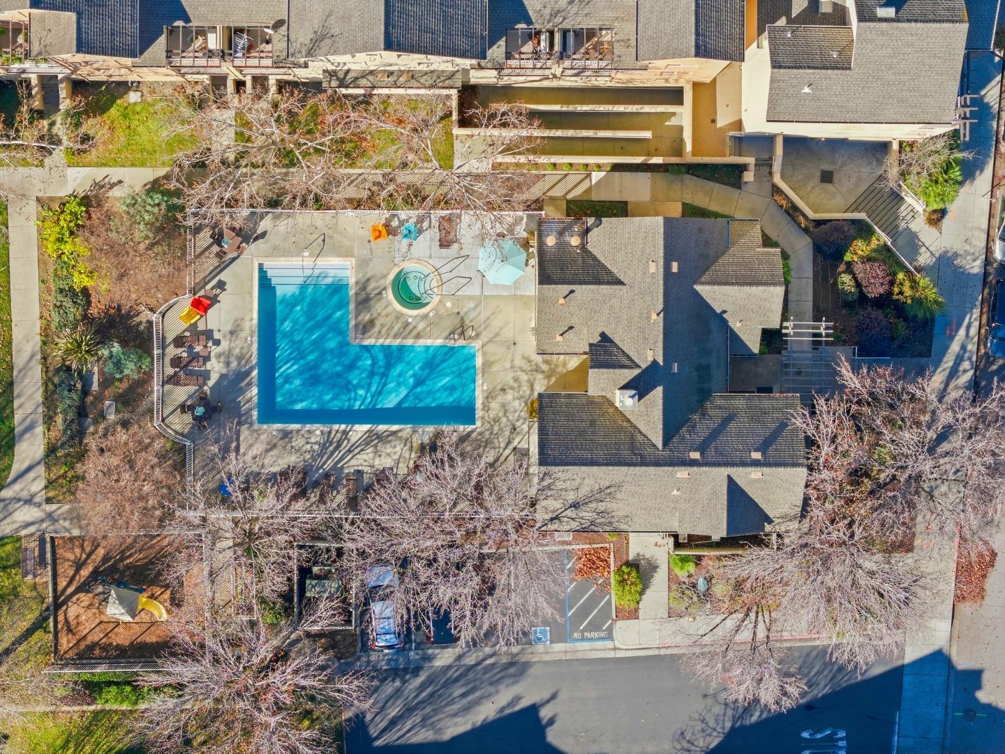 Detail Gallery Image 40 of 54 For 141 Laurel Way, Mountain View,  CA 94040 - 3 Beds | 2/1 Baths