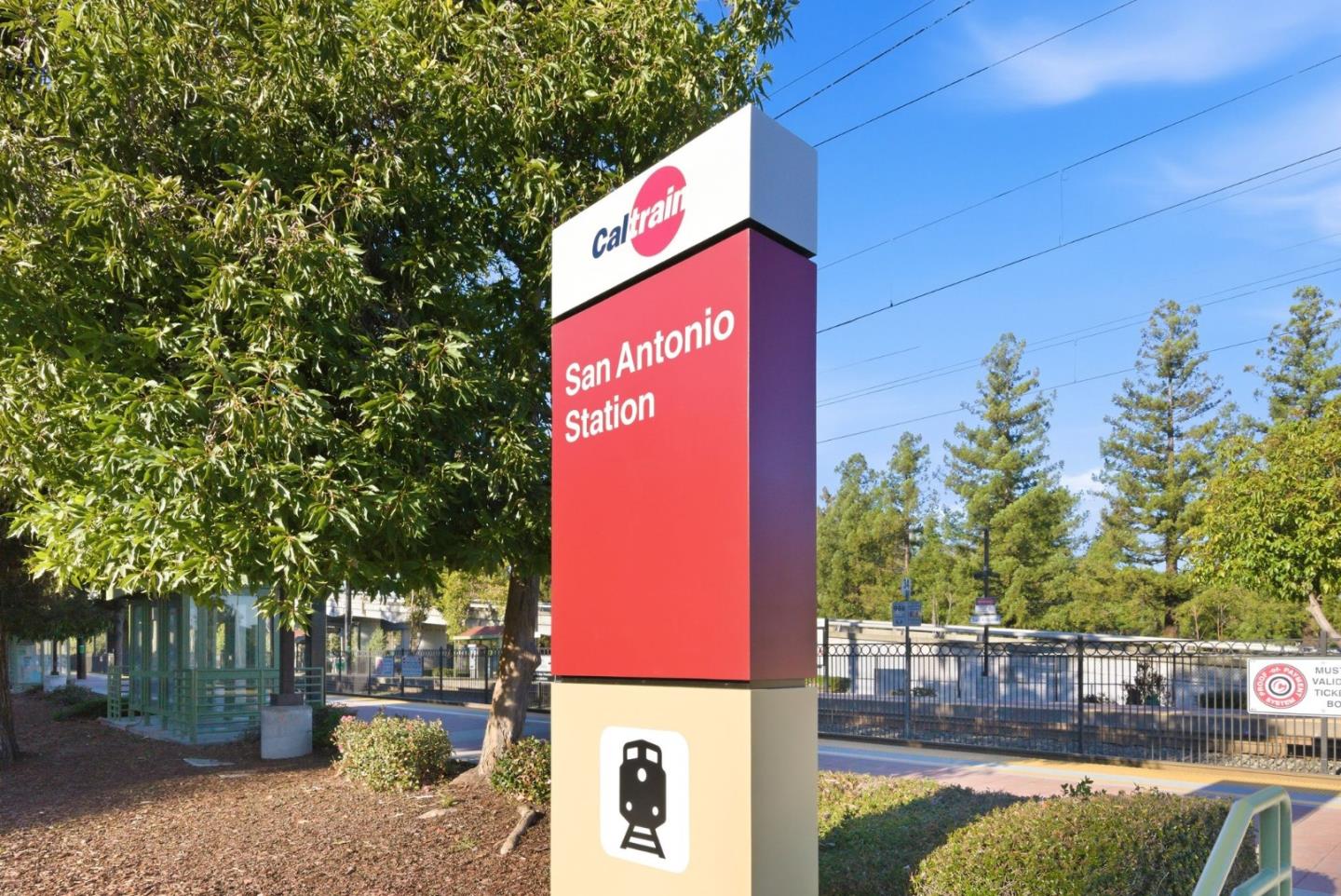 Detail Gallery Image 42 of 54 For 141 Laurel Way, Mountain View,  CA 94040 - 3 Beds | 2/1 Baths