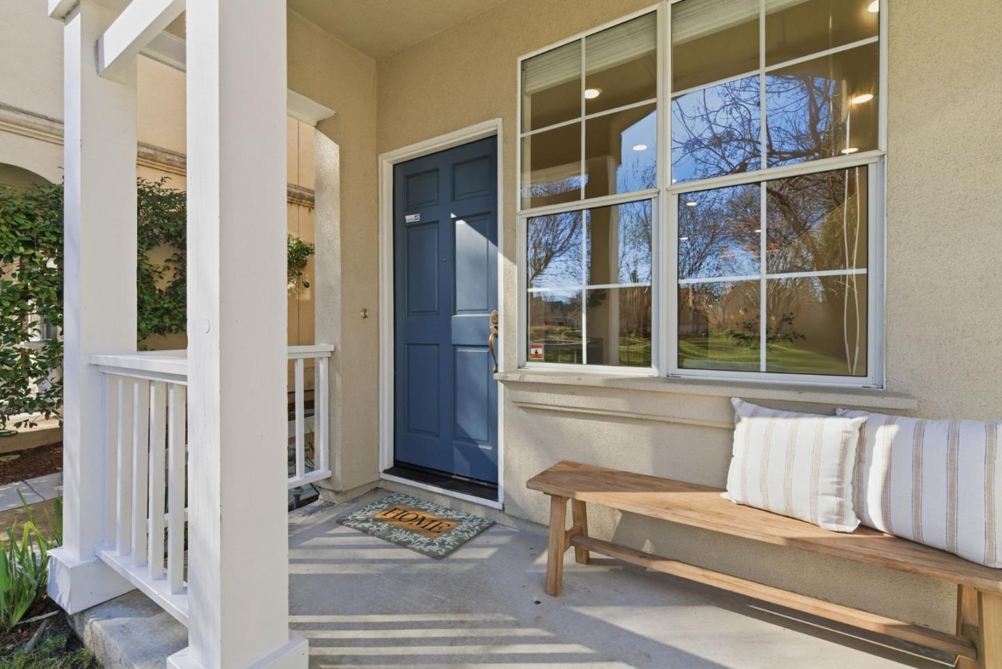 Detail Gallery Image 5 of 54 For 141 Laurel Way, Mountain View,  CA 94040 - 3 Beds | 2/1 Baths