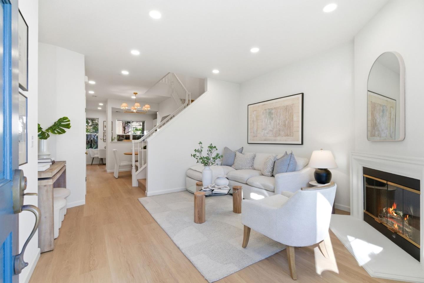 Detail Gallery Image 6 of 54 For 141 Laurel Way, Mountain View,  CA 94040 - 3 Beds | 2/1 Baths