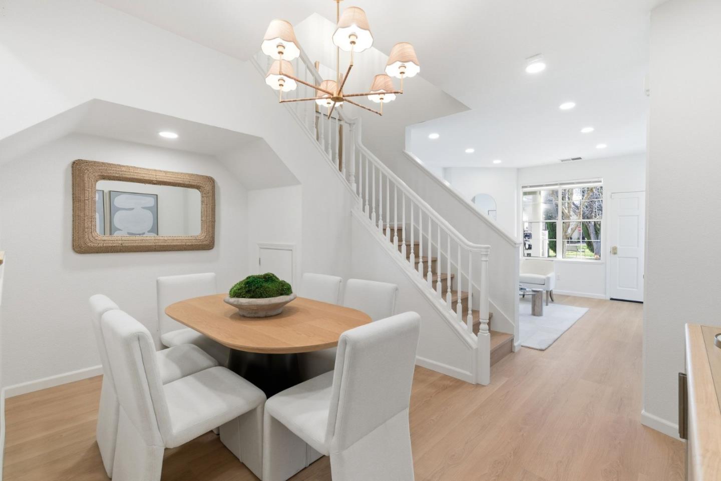 Detail Gallery Image 9 of 54 For 141 Laurel Way, Mountain View,  CA 94040 - 3 Beds | 2/1 Baths