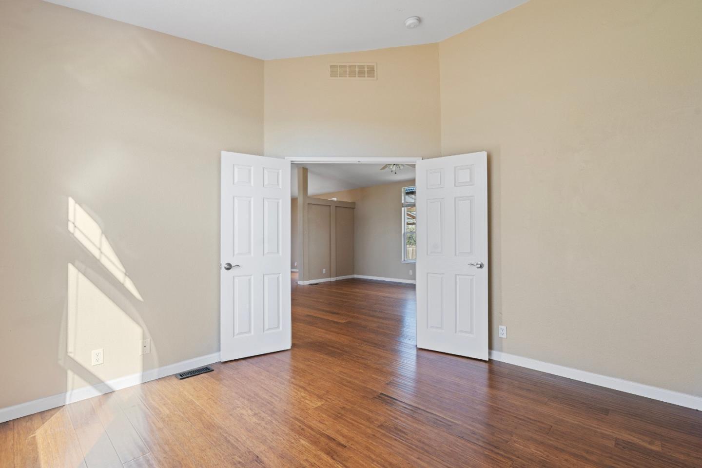 Detail Gallery Image 12 of 43 For 10114 Reese Cir, Salinas,  CA 93907 - 3 Beds | 2 Baths