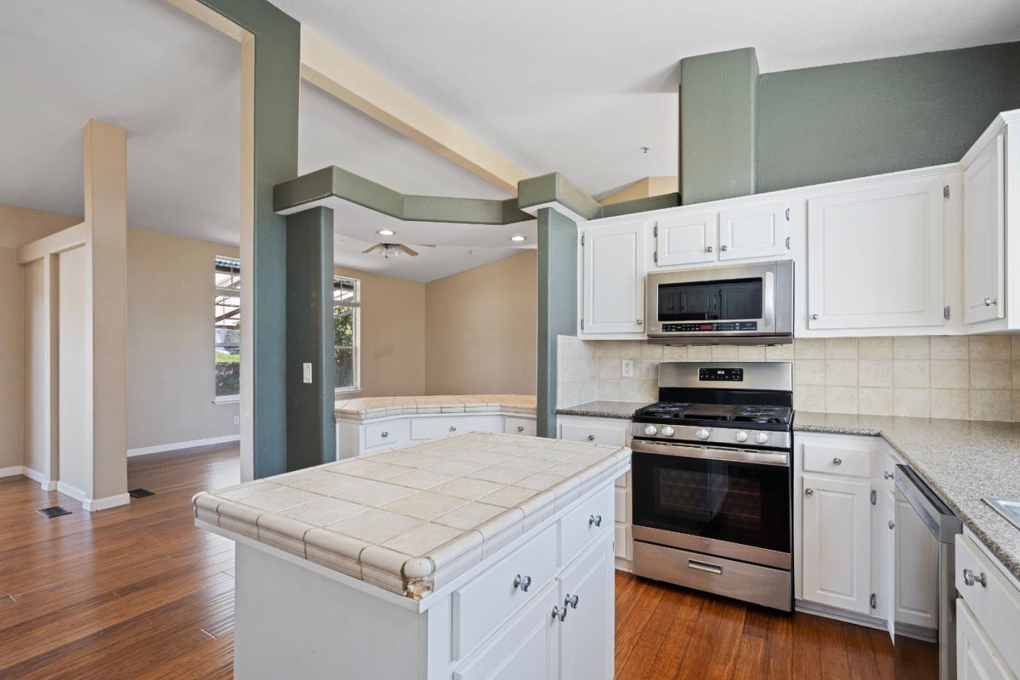 Detail Gallery Image 19 of 43 For 10114 Reese Cir, Salinas,  CA 93907 - 3 Beds | 2 Baths