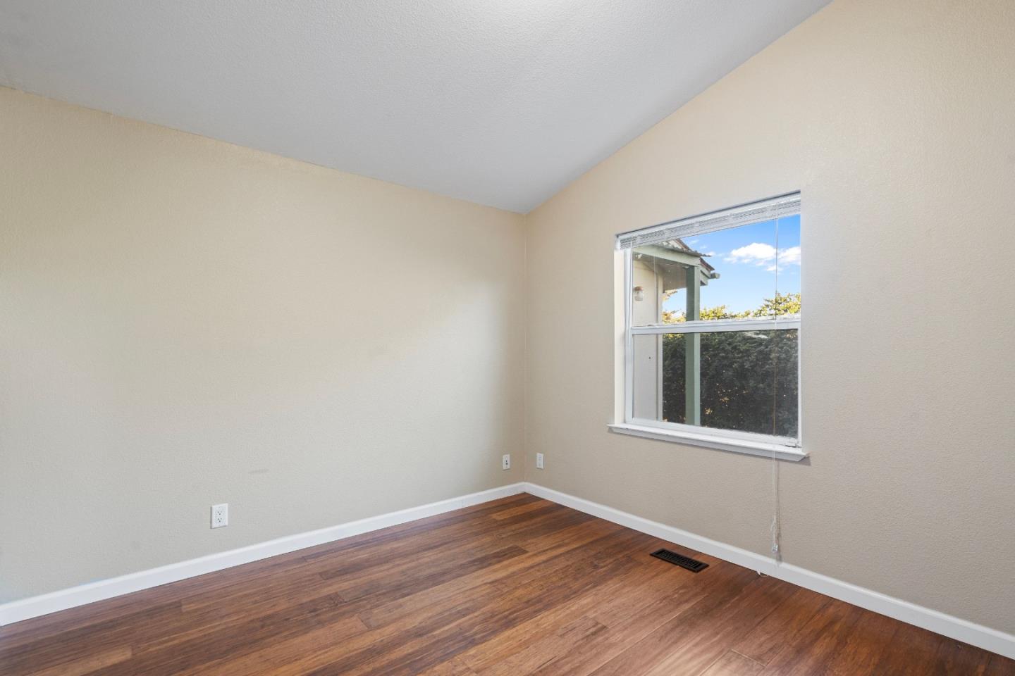 Detail Gallery Image 24 of 43 For 10114 Reese Cir, Salinas,  CA 93907 - 3 Beds | 2 Baths