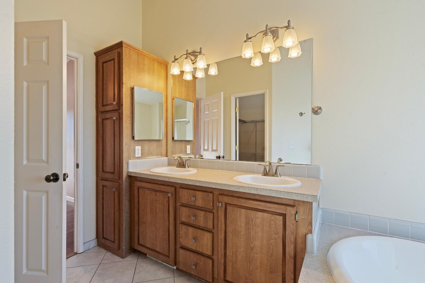 Detail Gallery Image 32 of 43 For 10114 Reese Cir, Salinas,  CA 93907 - 3 Beds | 2 Baths
