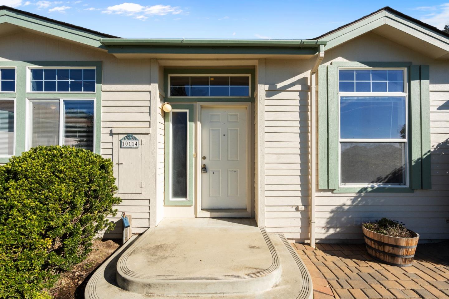 Detail Gallery Image 8 of 43 For 10114 Reese Cir, Salinas,  CA 93907 - 3 Beds | 2 Baths