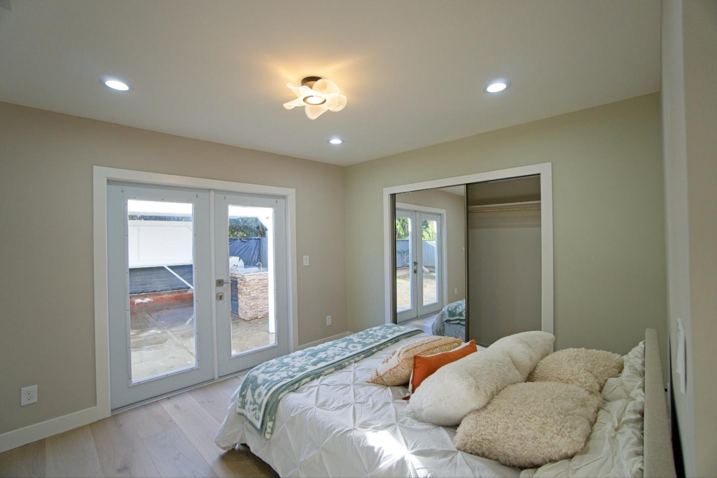 Detail Gallery Image 14 of 20 For 176 Garner Dr, Sunnyvale,  CA 94089 - 4 Beds | 3 Baths