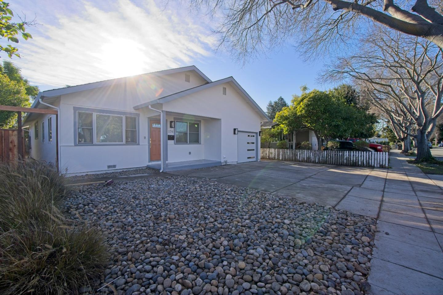 Detail Gallery Image 3 of 20 For 176 Garner Dr, Sunnyvale,  CA 94089 - 4 Beds | 3 Baths