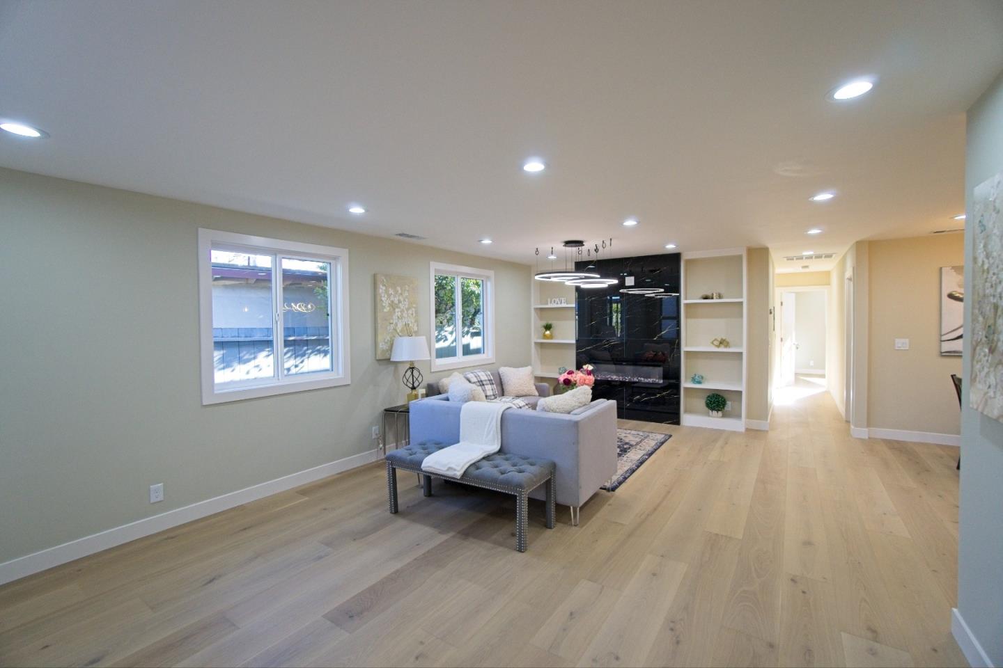 Detail Gallery Image 4 of 20 For 176 Garner Dr, Sunnyvale,  CA 94089 - 4 Beds | 3 Baths