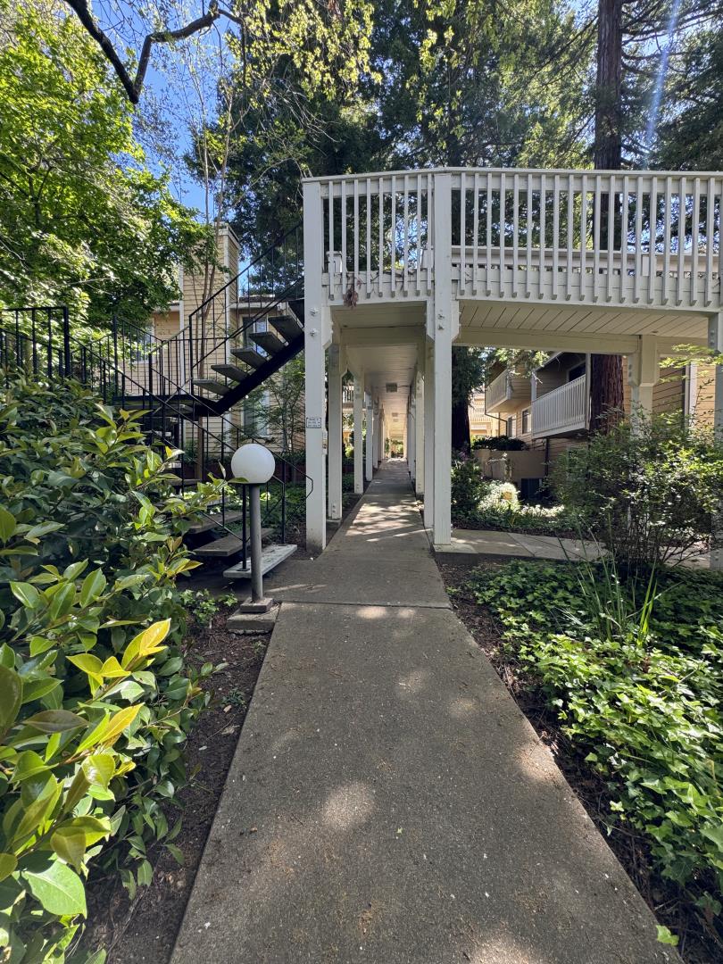 Detail Gallery Image 3 of 9 For 11330 Fair Oaks Blvd #102,  Fair Oaks,  CA 95628 - 2 Beds | 1 Baths