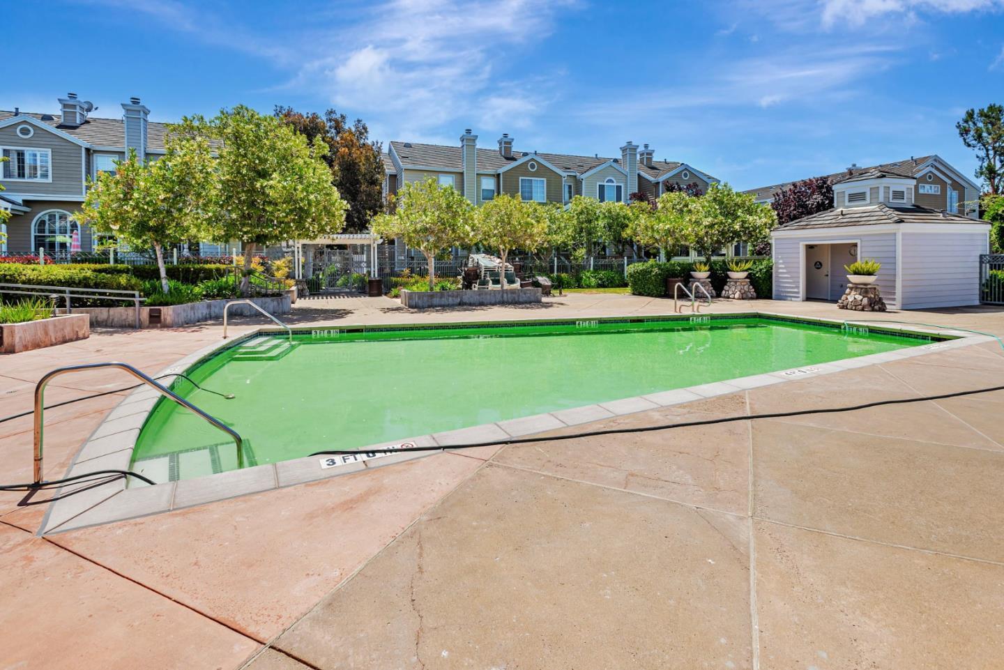 Detail Gallery Image 36 of 38 For 4 Brigantine Ln, Redwood City,  CA 94065 - 3 Beds | 2/1 Baths