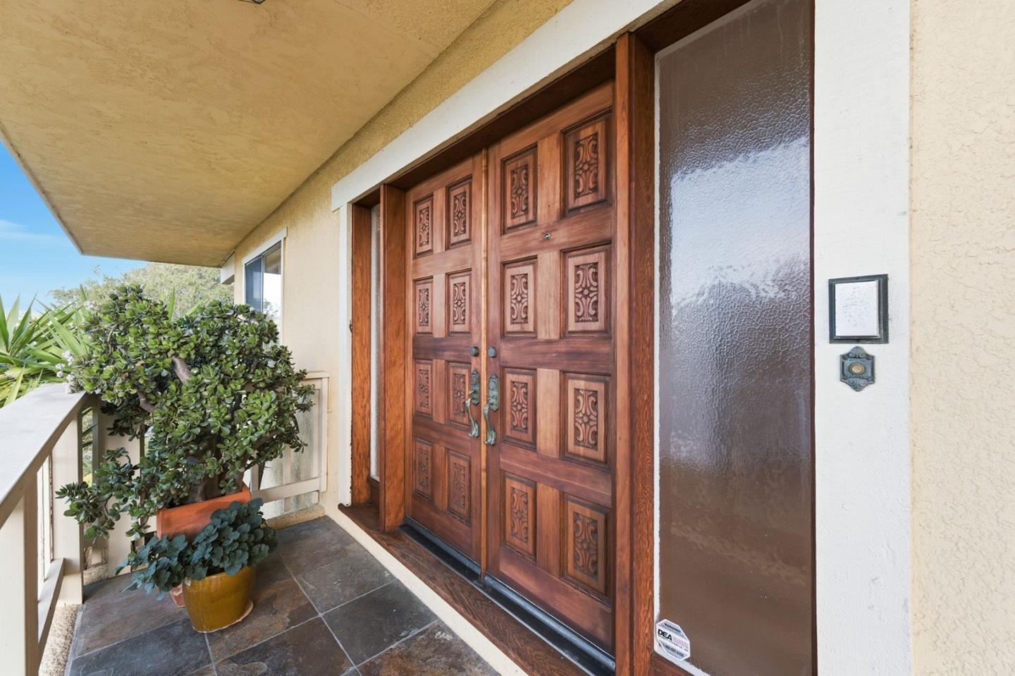 Detail Gallery Image 12 of 82 For 181 Coronado Ave, San Carlos,  CA 94070 - 4 Beds | 2/1 Baths