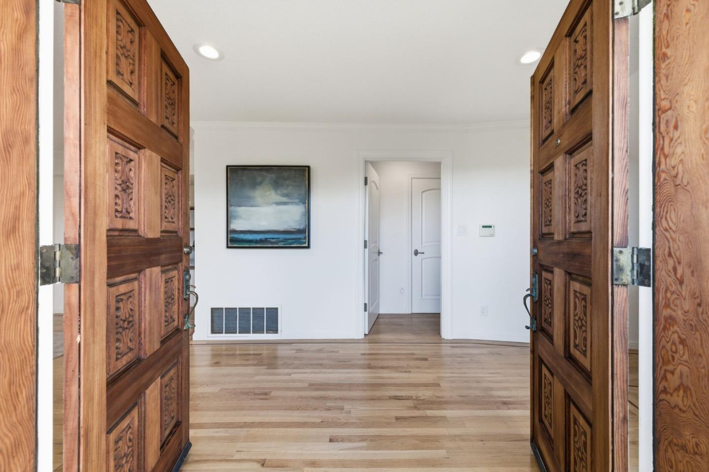 Detail Gallery Image 13 of 82 For 181 Coronado Ave, San Carlos,  CA 94070 - 4 Beds | 2/1 Baths