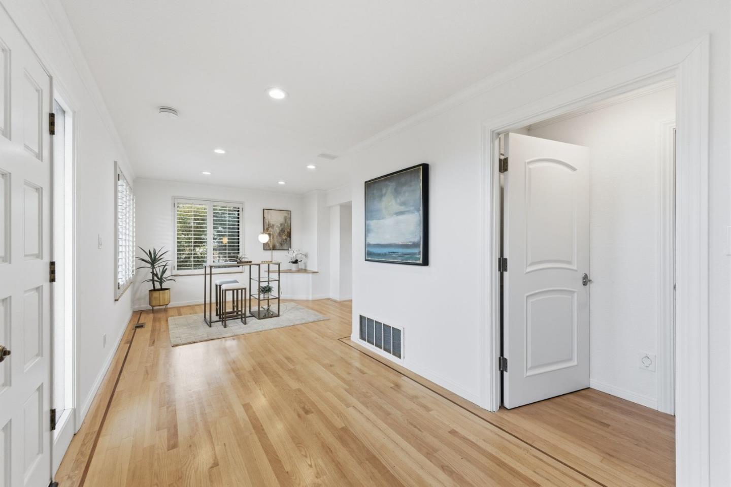 Detail Gallery Image 14 of 82 For 181 Coronado Ave, San Carlos,  CA 94070 - 4 Beds | 2/1 Baths