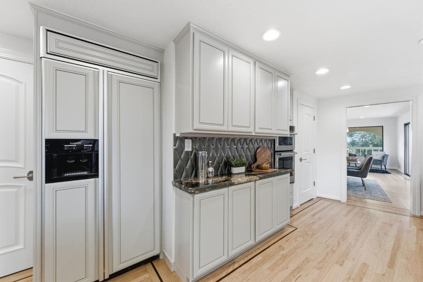 Detail Gallery Image 28 of 82 For 181 Coronado Ave, San Carlos,  CA 94070 - 4 Beds | 2/1 Baths