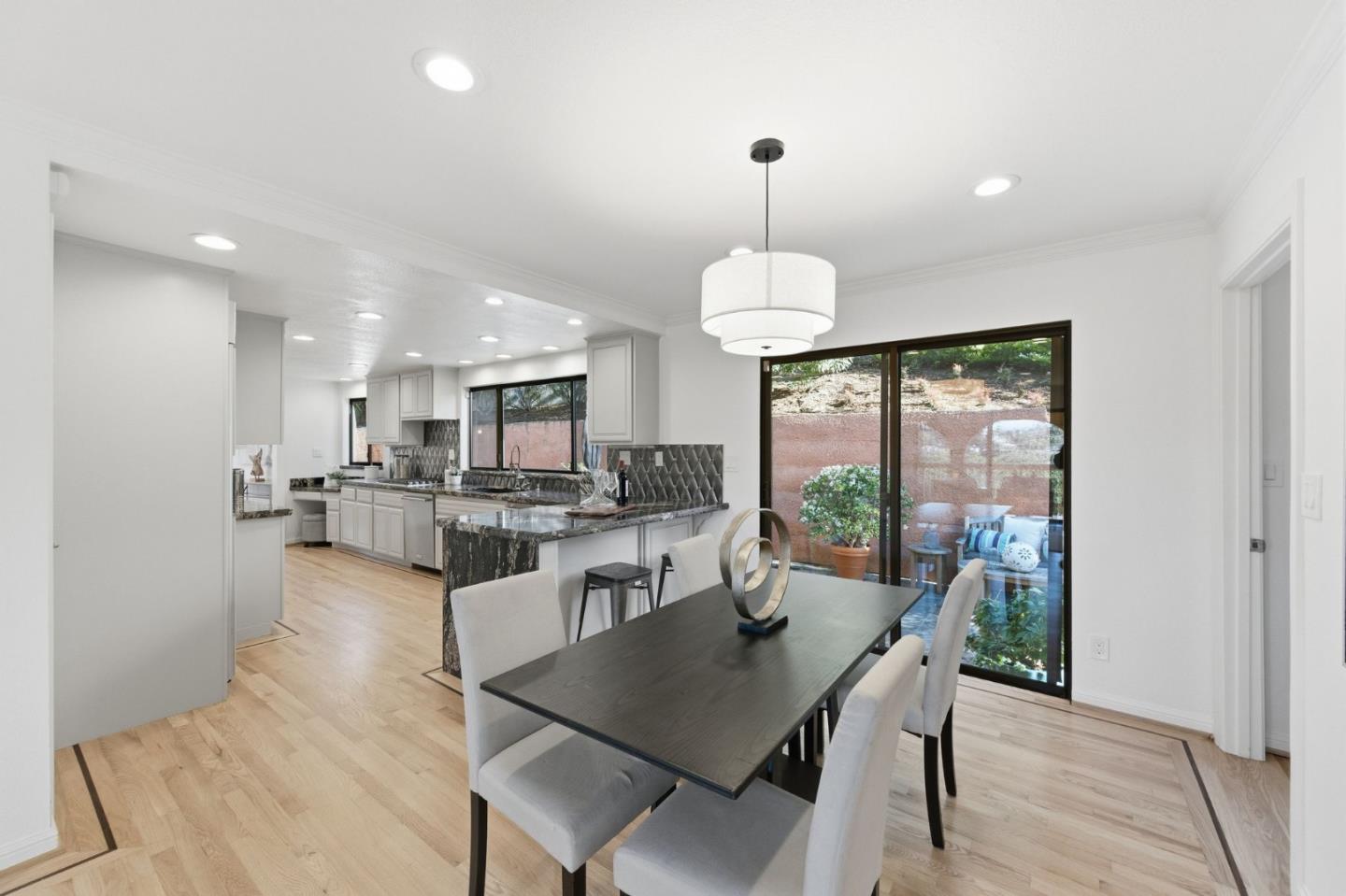 Detail Gallery Image 29 of 82 For 181 Coronado Ave, San Carlos,  CA 94070 - 4 Beds | 2/1 Baths