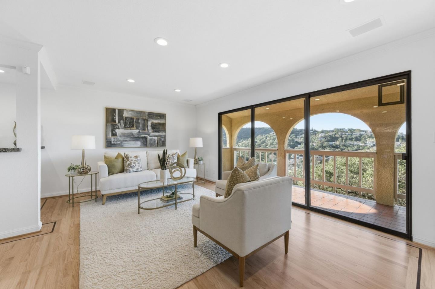 Detail Gallery Image 33 of 82 For 181 Coronado Ave, San Carlos,  CA 94070 - 4 Beds | 2/1 Baths