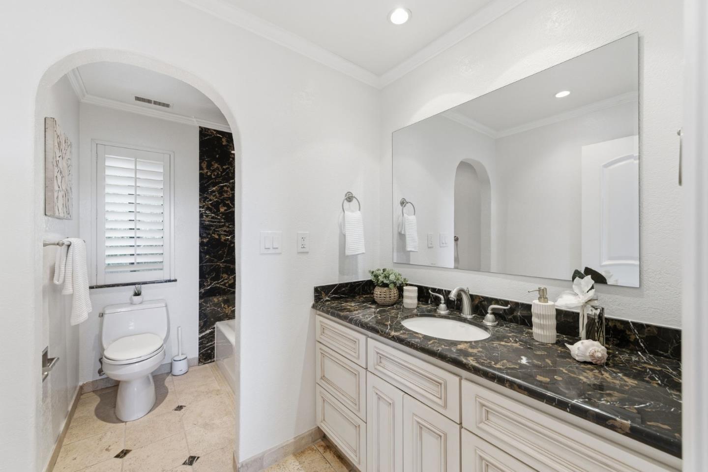 Detail Gallery Image 43 of 82 For 181 Coronado Ave, San Carlos,  CA 94070 - 4 Beds | 2/1 Baths