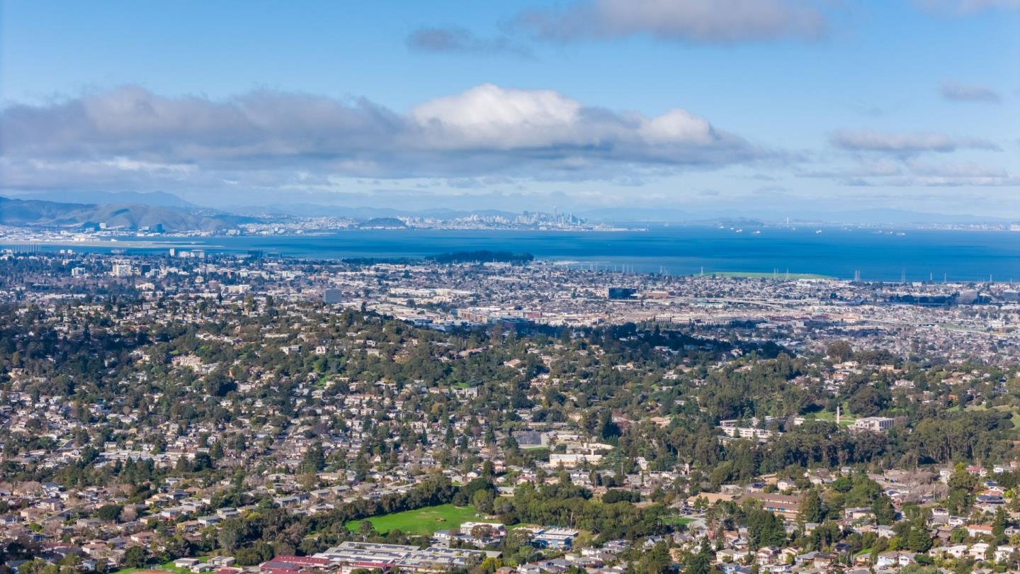 Detail Gallery Image 81 of 82 For 181 Coronado Ave, San Carlos,  CA 94070 - 4 Beds | 2/1 Baths