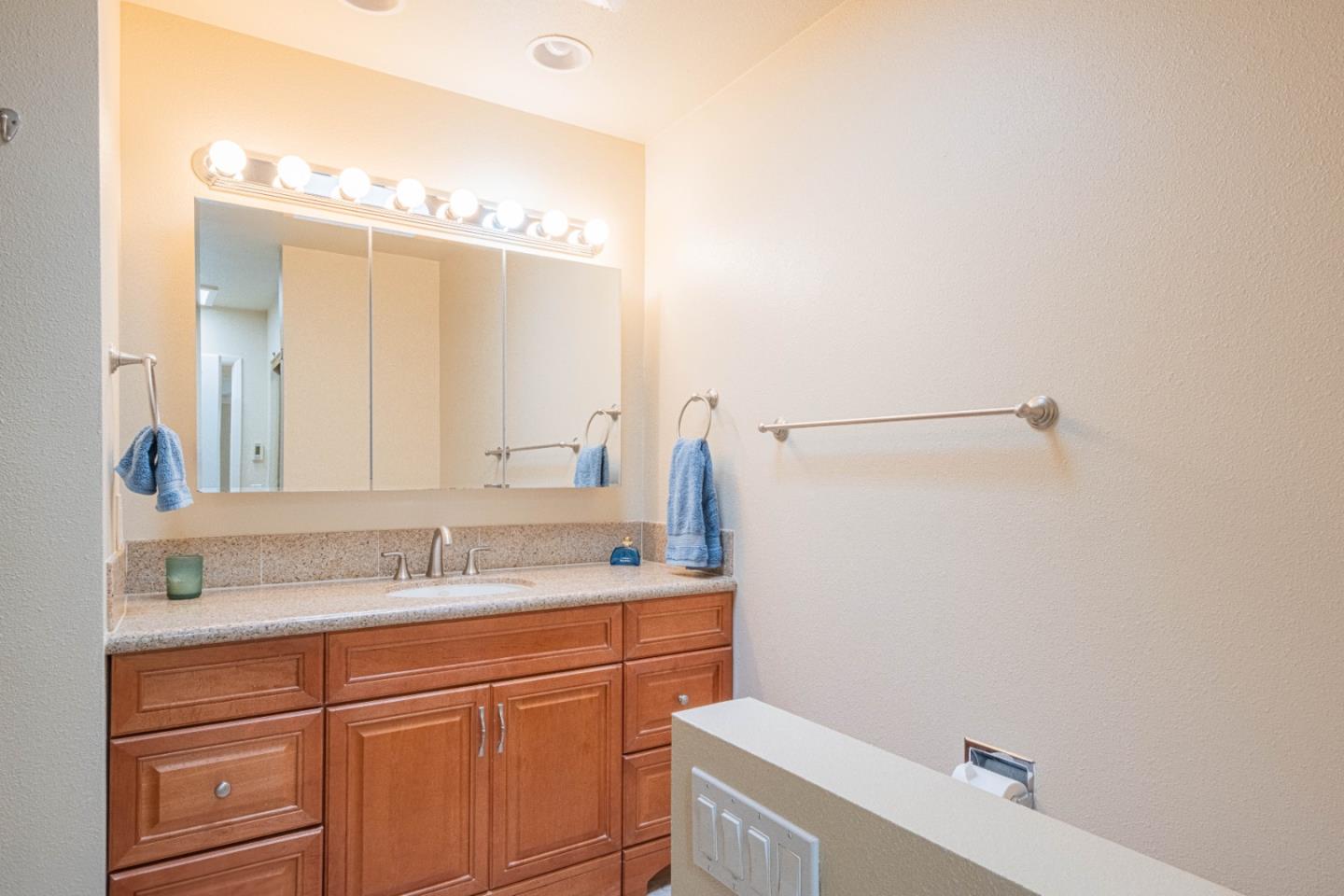 Detail Gallery Image 25 of 43 For 23799 Monterey Salinas Hwy #13,  Salinas,  CA 93908 - 2 Beds | 2 Baths