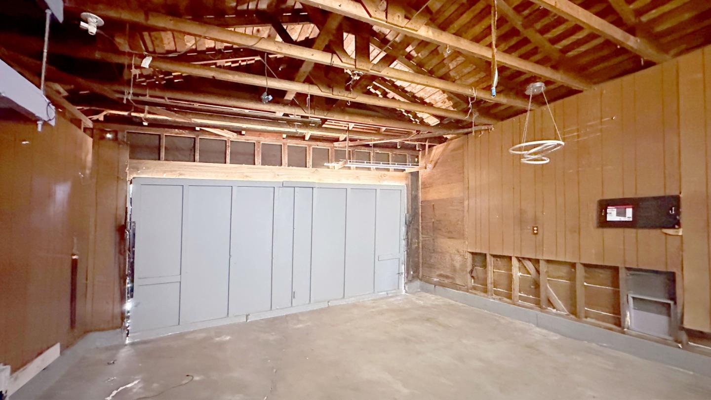 Detail Gallery Image 3 of 11 For 2085 Ashwood Ln, San Jose,  CA 95132 - 3 Beds | 2 Baths