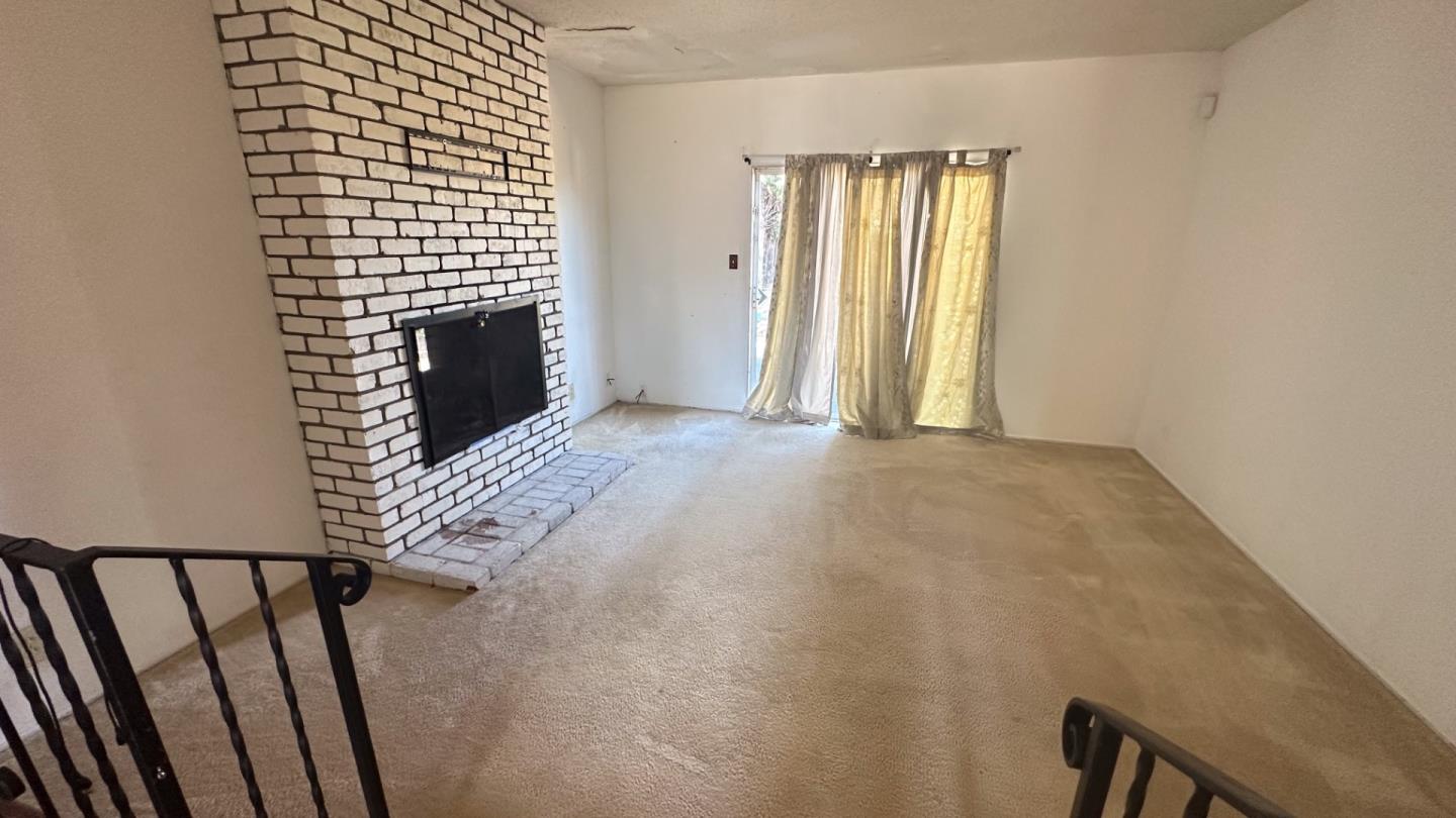 Detail Gallery Image 5 of 11 For 2085 Ashwood Ln, San Jose,  CA 95132 - 3 Beds | 2 Baths