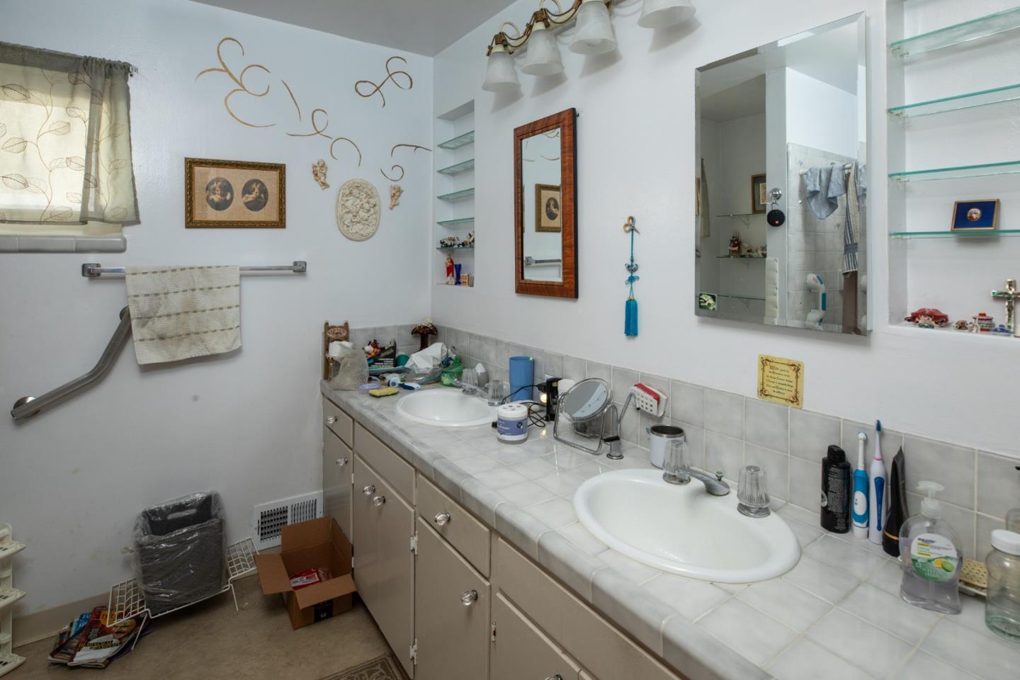 Detail Gallery Image 11 of 14 For 10252 Creston Dr, Cupertino,  CA 95014 - 4 Beds | 3 Baths