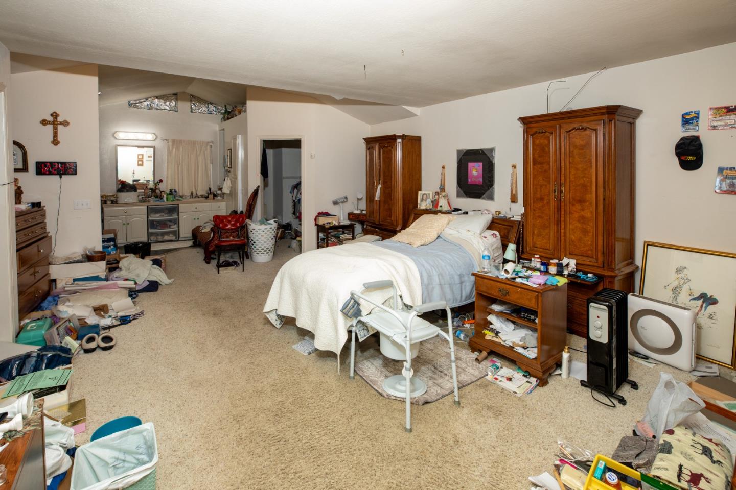 Detail Gallery Image 5 of 14 For 10252 Creston Dr, Cupertino,  CA 95014 - 4 Beds | 3 Baths