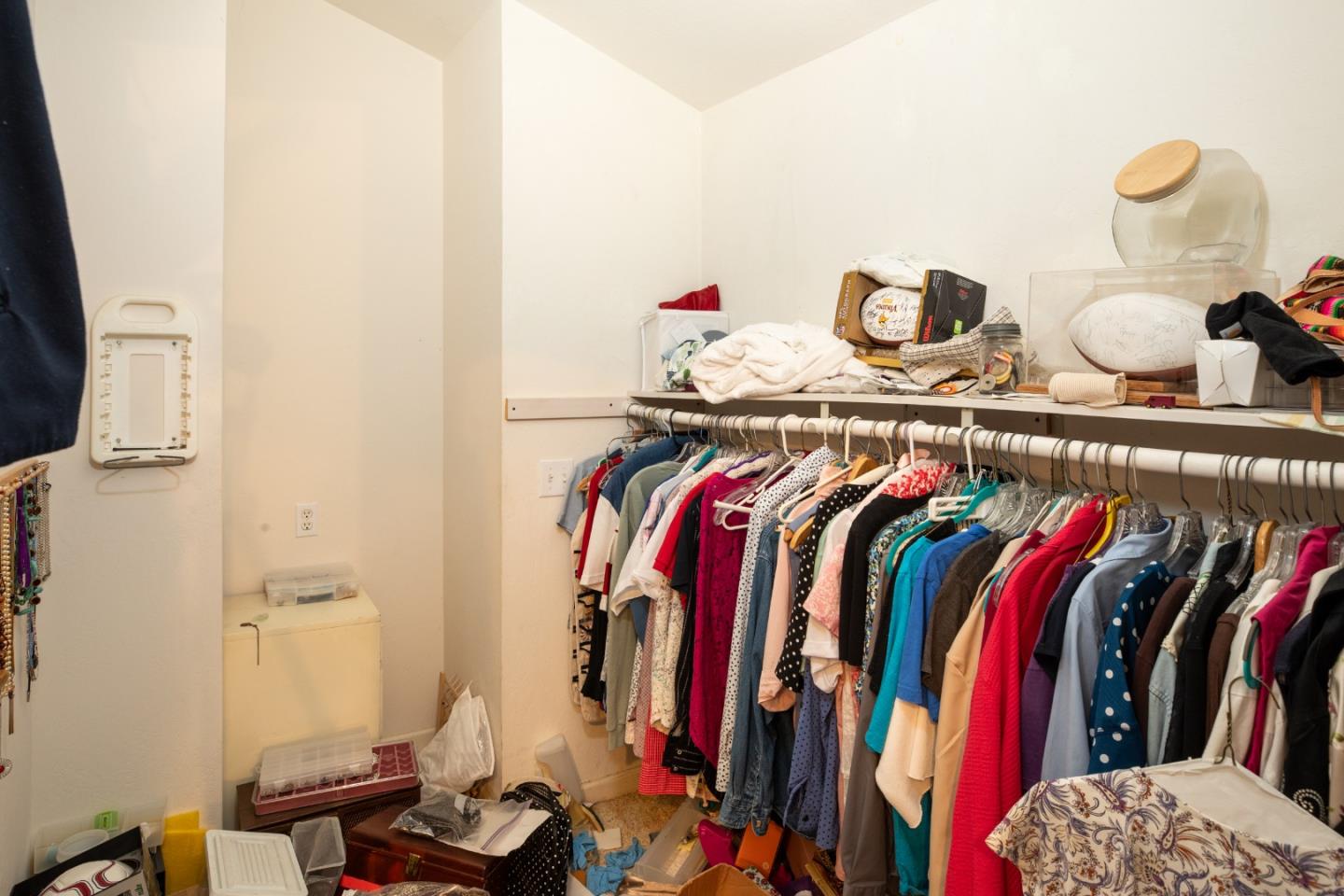 Detail Gallery Image 7 of 14 For 10252 Creston Dr, Cupertino,  CA 95014 - 4 Beds | 3 Baths