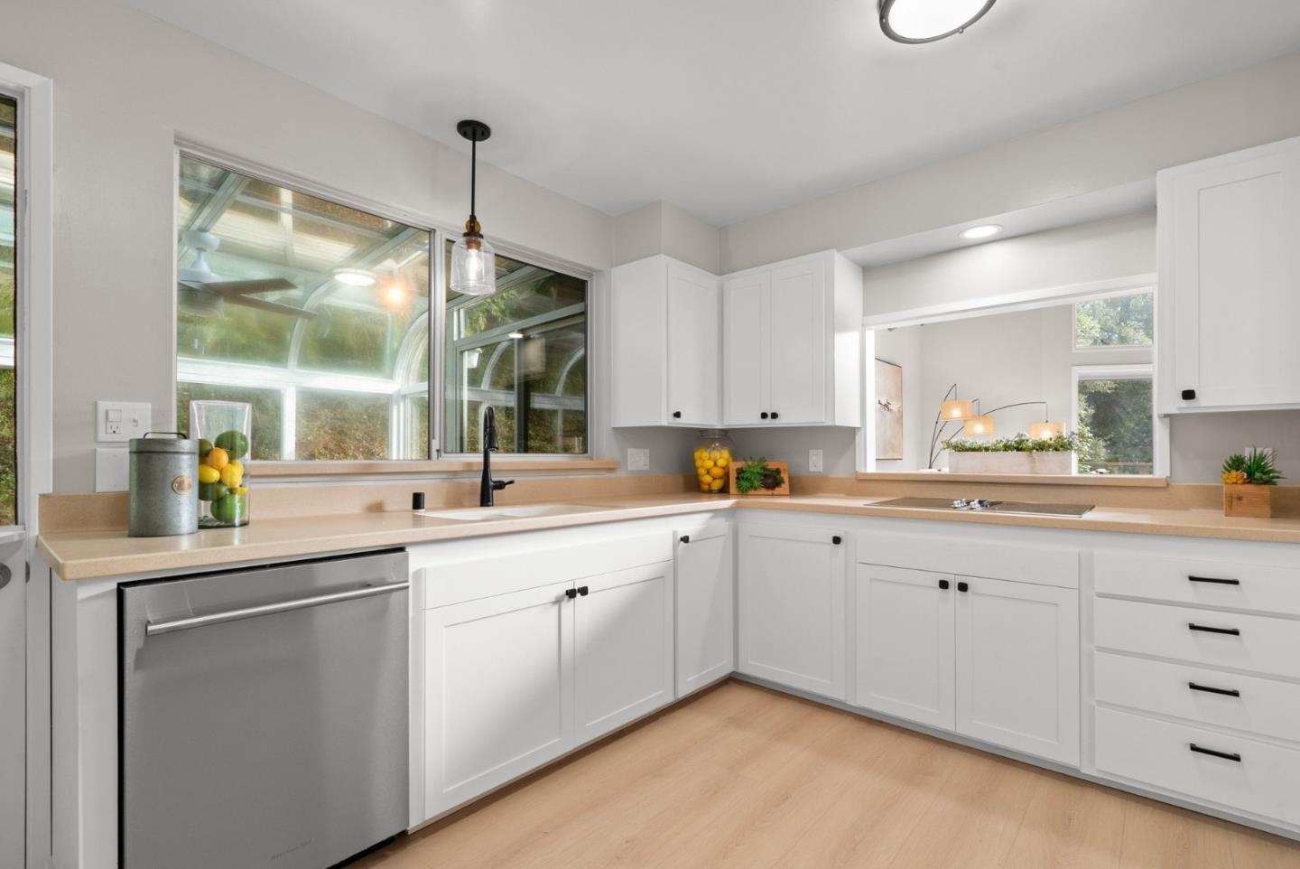 Detail Gallery Image 11 of 50 For 298 Vine Hill Rd, Santa Cruz,  CA 95065 - 4 Beds | 2 Baths