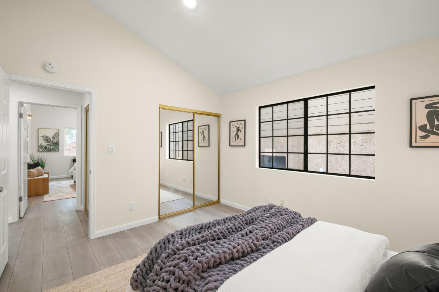 Detail Gallery Image 26 of 60 For 415 C St, Colma,  CA 94014 - 5 Beds | 3 Baths