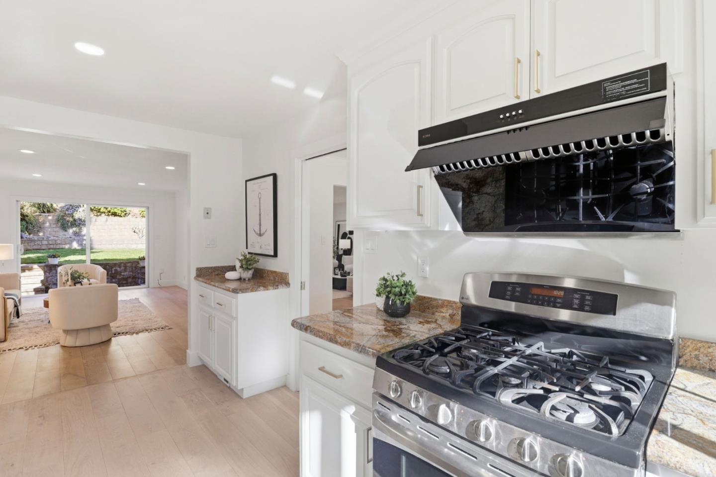 Detail Gallery Image 20 of 71 For 3236 Brittan Ave, San Carlos,  CA 94070 - 3 Beds | 2 Baths