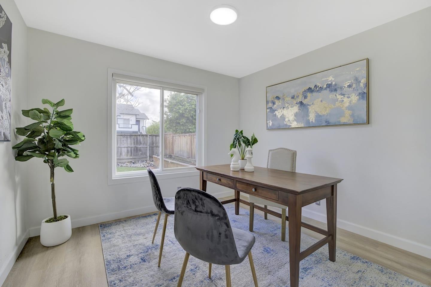 Detail Gallery Image 14 of 37 For 4688 Holycon Cir, San Jose,  CA 95136 - 5 Beds | 2/1 Baths