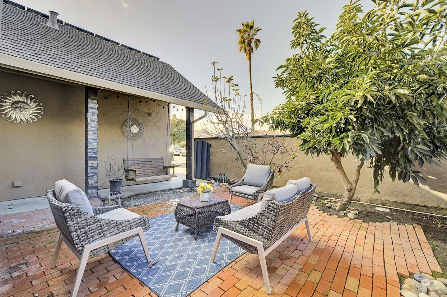 Detail Gallery Image 31 of 37 For 4688 Holycon Cir, San Jose,  CA 95136 - 5 Beds | 2/1 Baths