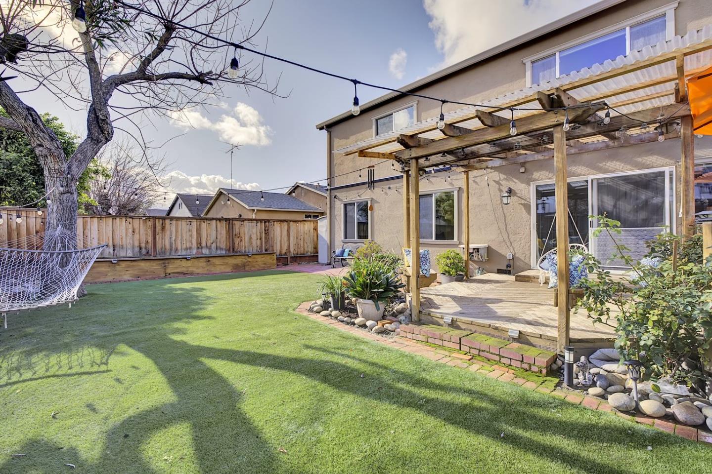 Detail Gallery Image 33 of 37 For 4688 Holycon Cir, San Jose,  CA 95136 - 5 Beds | 2/1 Baths