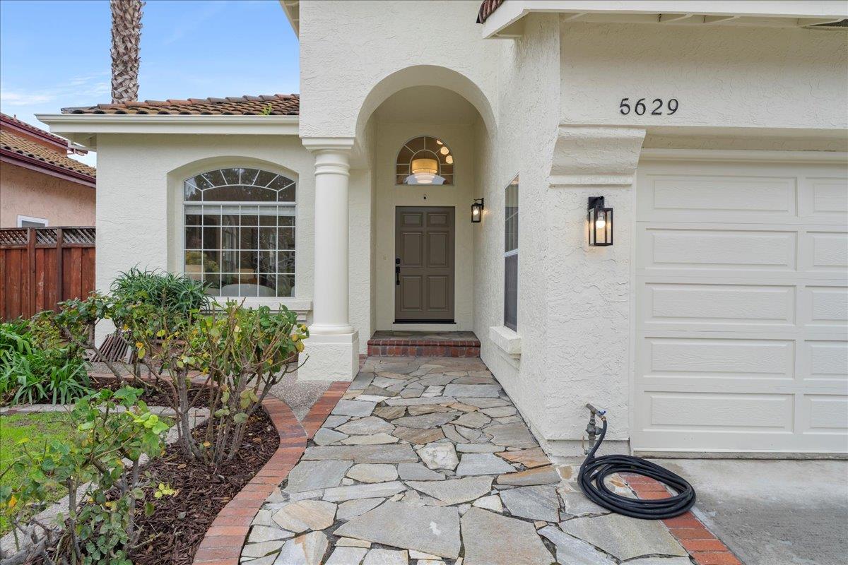 Detail Gallery Image 3 of 40 For 5629 Crow Ln, San Jose,  CA 95123 - 5 Beds | 3 Baths