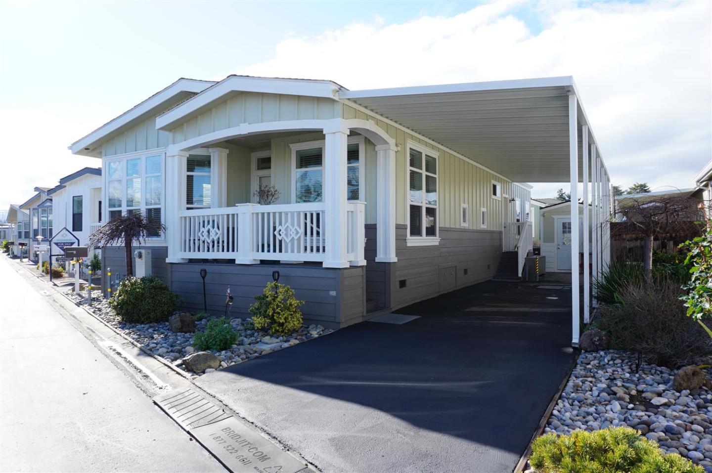 Detail Gallery Image 2 of 31 For 325 Sylvan Ave #117,  Mountain View,  CA 94041 - 3 Beds | 2 Baths