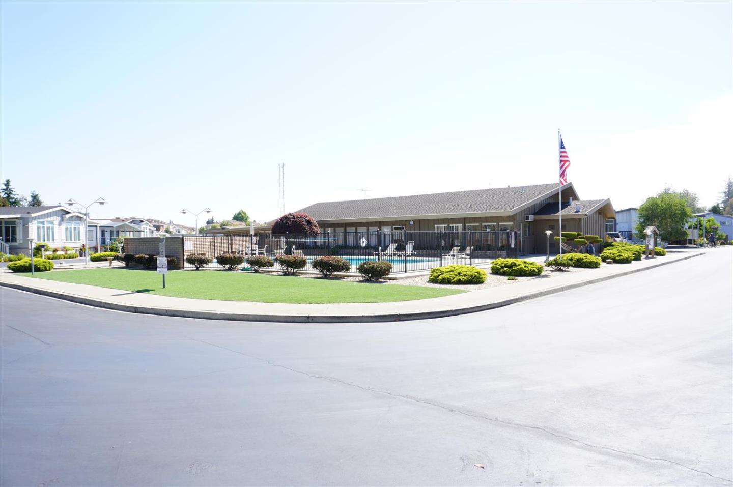 Detail Gallery Image 30 of 31 For 325 Sylvan Ave #117,  Mountain View,  CA 94041 - 3 Beds | 2 Baths