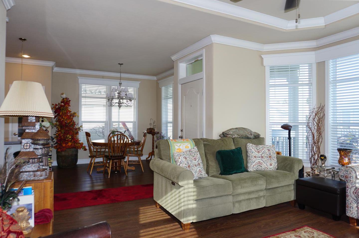 Detail Gallery Image 5 of 31 For 325 Sylvan Ave #117,  Mountain View,  CA 94041 - 3 Beds | 2 Baths