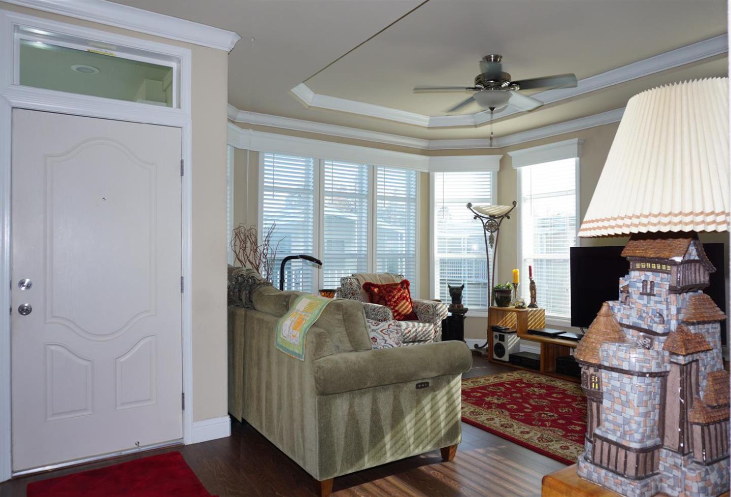 Detail Gallery Image 7 of 31 For 325 Sylvan Ave #117,  Mountain View,  CA 94041 - 3 Beds | 2 Baths