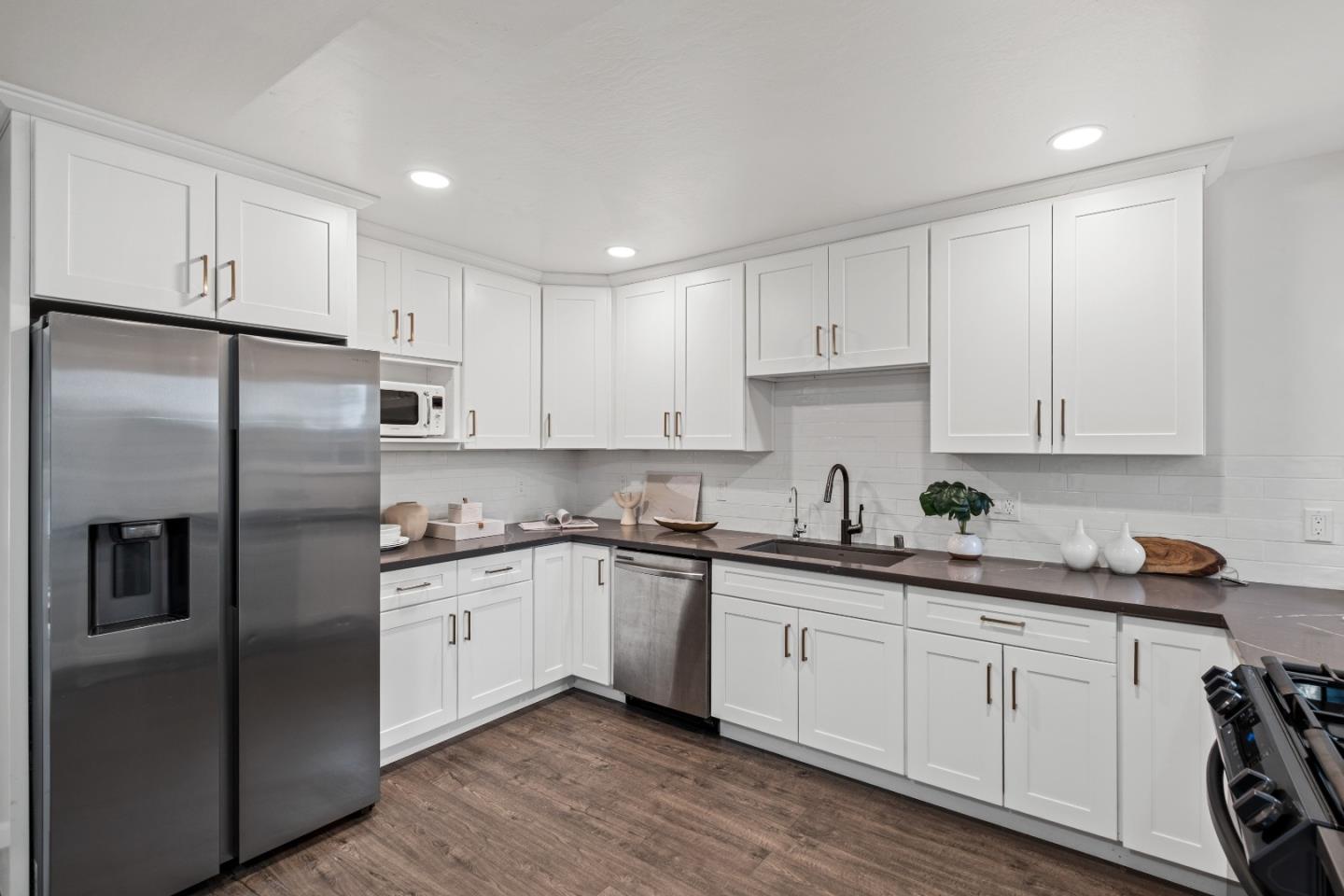 Detail Gallery Image 19 of 54 For 1732 Fallbrook Ave, San Jose,  CA 95130 - 4 Beds | 2 Baths