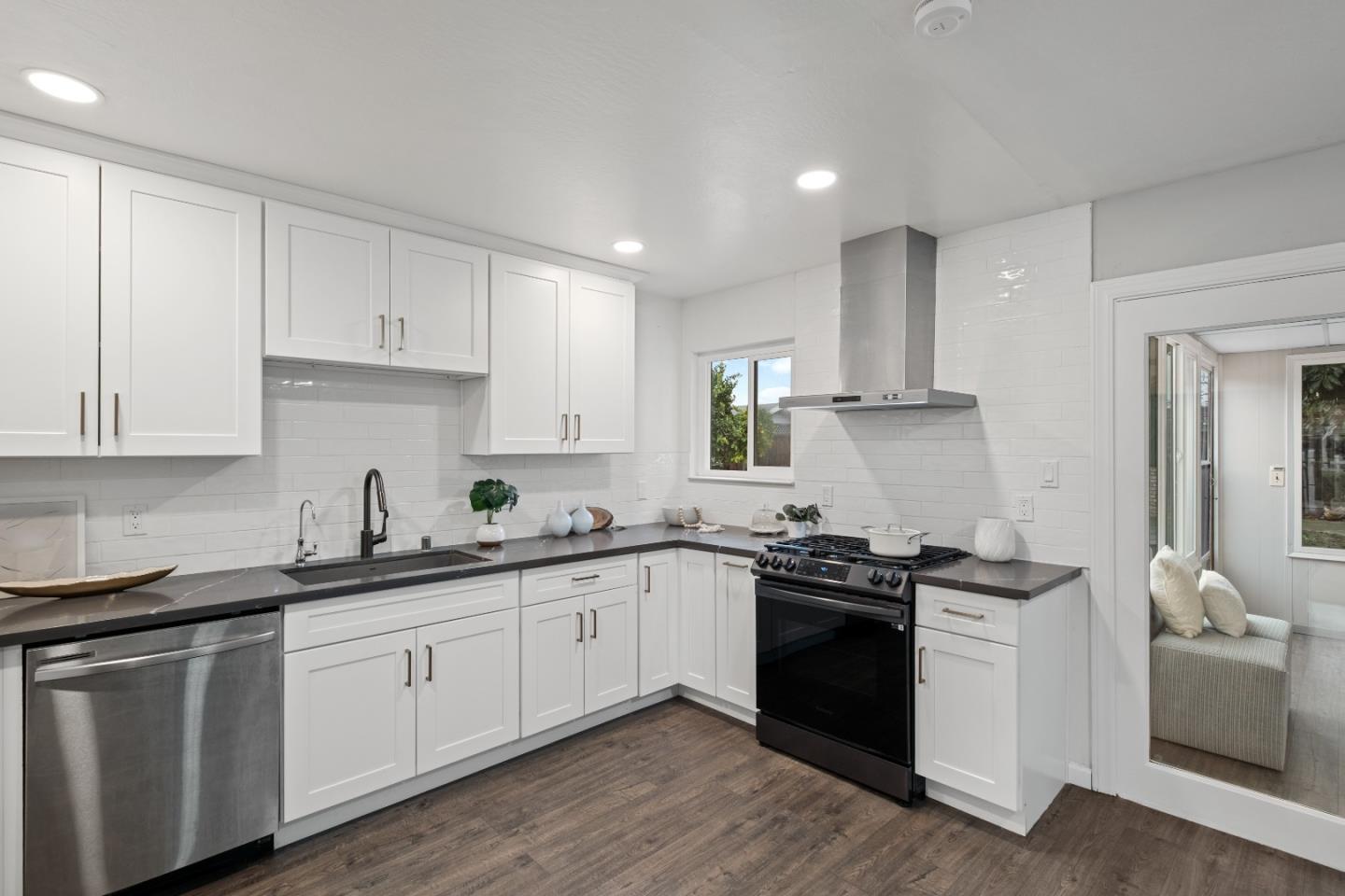 Detail Gallery Image 20 of 54 For 1732 Fallbrook Ave, San Jose,  CA 95130 - 4 Beds | 2 Baths