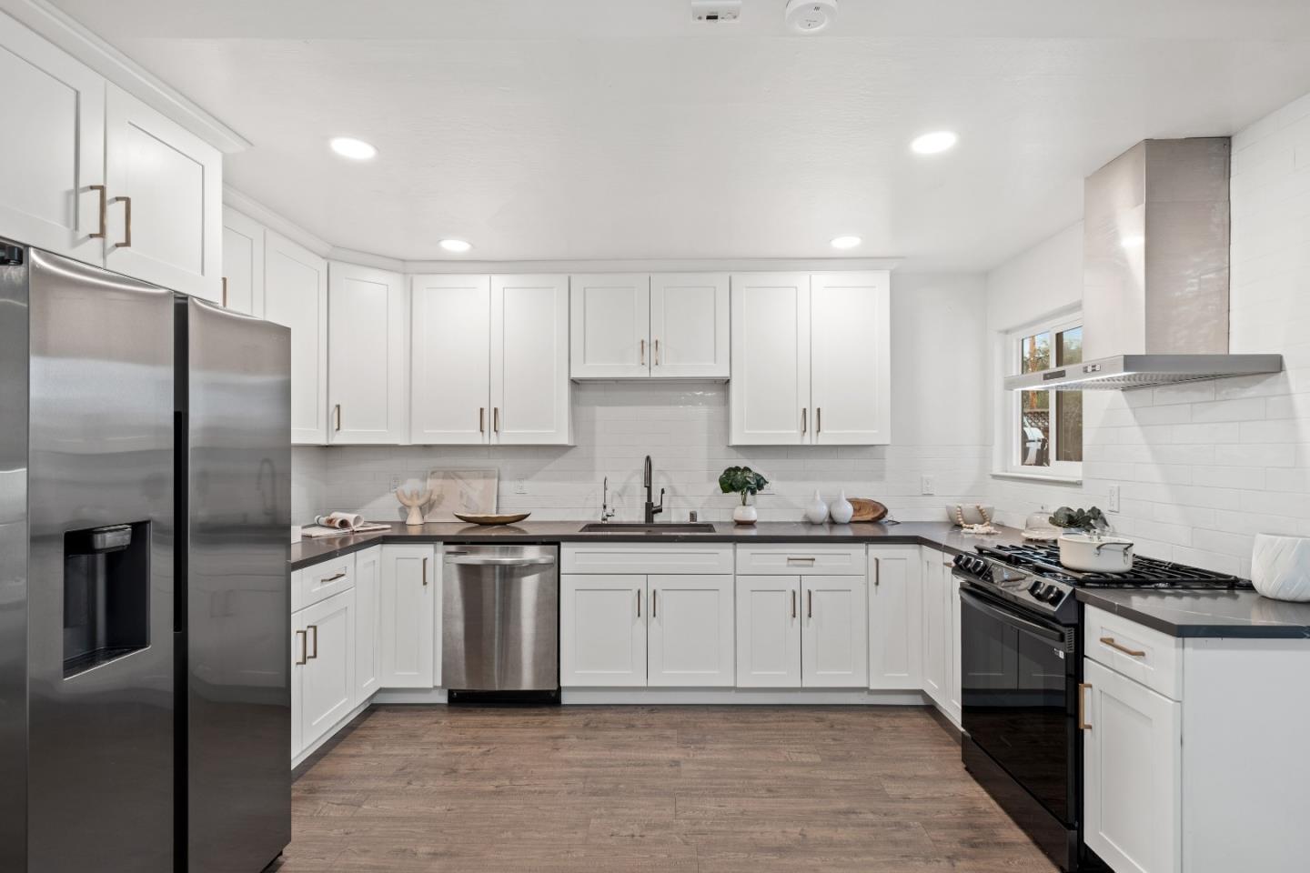 Detail Gallery Image 3 of 54 For 1732 Fallbrook Ave, San Jose,  CA 95130 - 4 Beds | 2 Baths