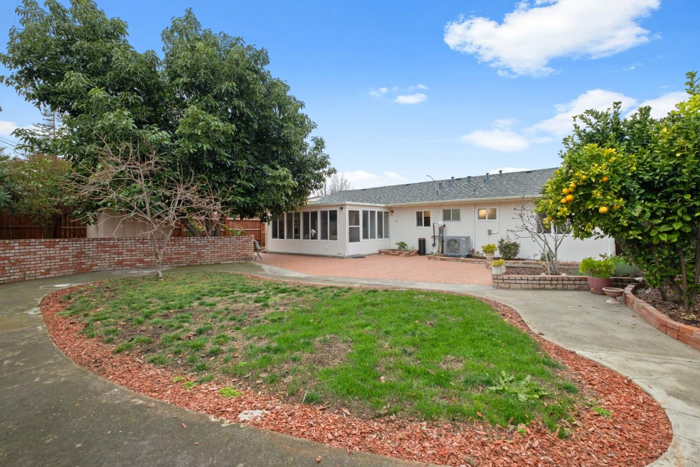 Detail Gallery Image 5 of 54 For 1732 Fallbrook Ave, San Jose,  CA 95130 - 4 Beds | 2 Baths