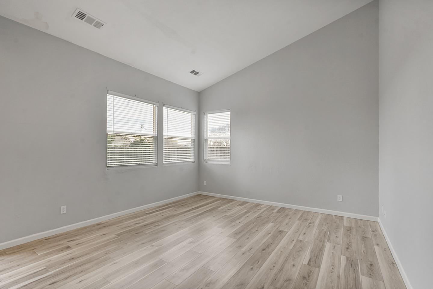 Detail Gallery Image 7 of 25 For 1342 Canyon Creek Dr, Newman,  CA 95360 - 4 Beds | 3 Baths